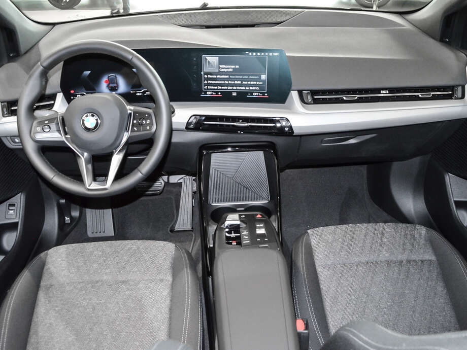 BMW 218 Active Tourer (Bild 11/17)