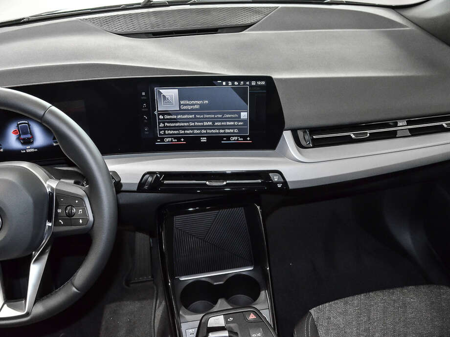 BMW 218 Active Tourer (Bild 8/16)