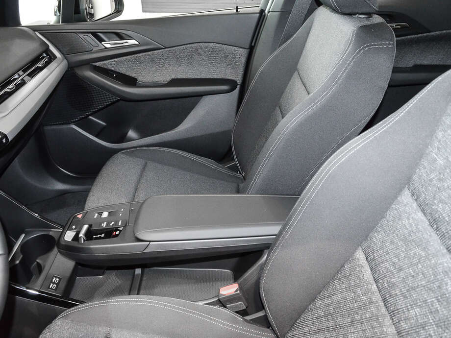 BMW 218 Active Tourer (Bild 10/16)