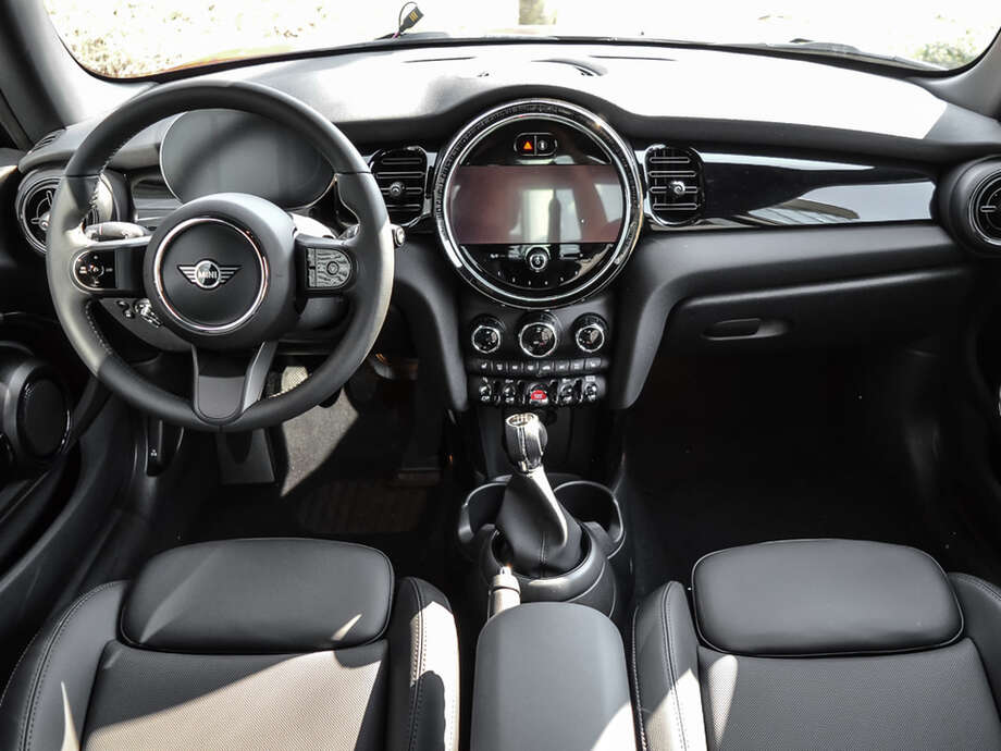 MINI Cooper (Bild 6/15)