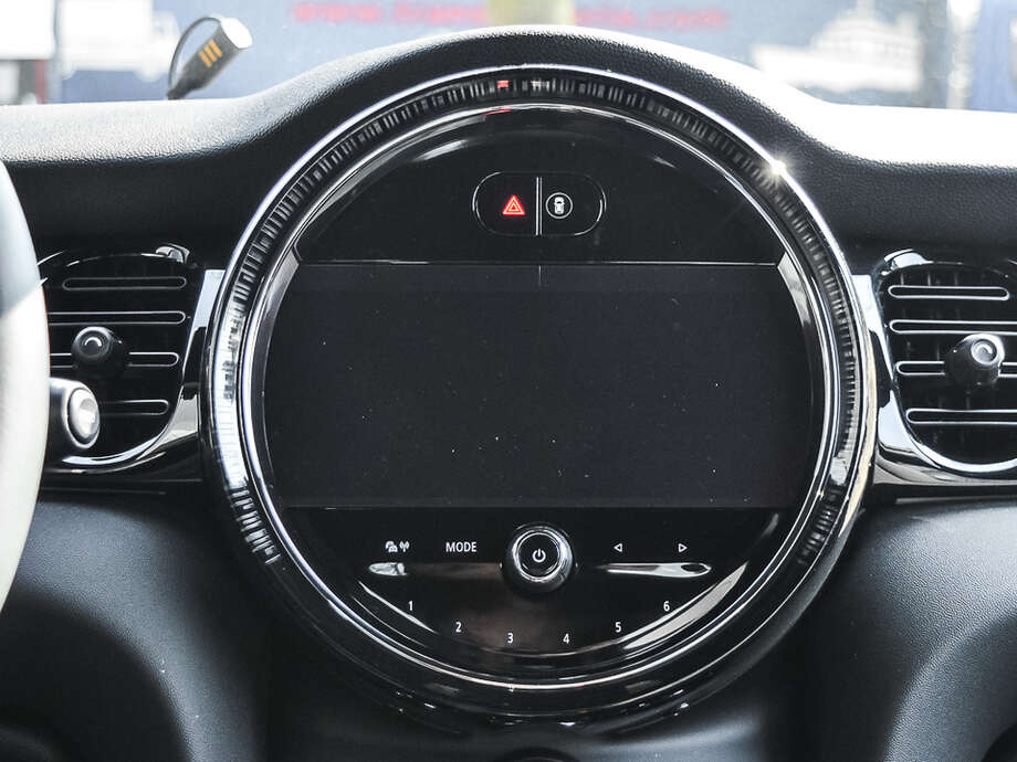 MINI Cooper (Bild 8/15)