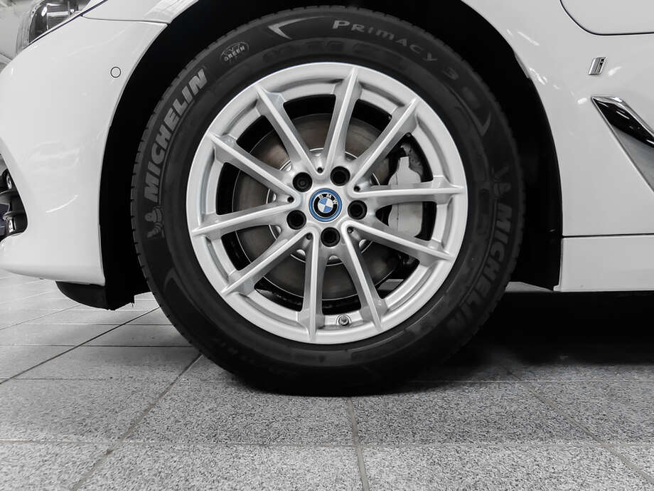 BMW 530e iPerformance (Bild 6/15)
