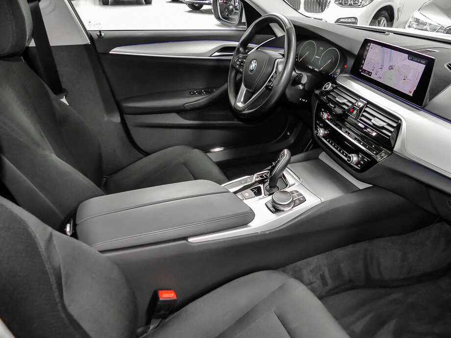 BMW 530e iPerformance (Bild 7/15)