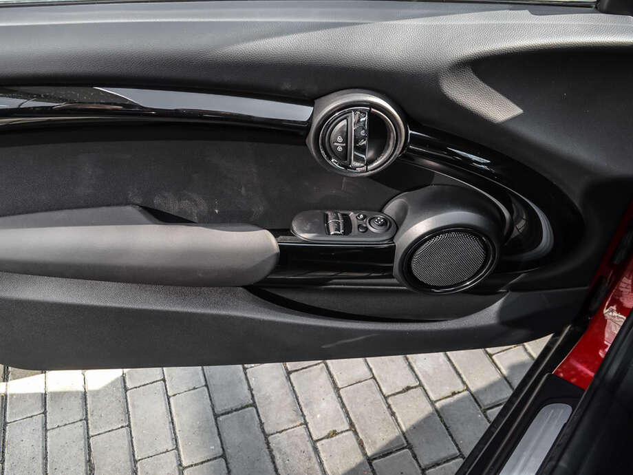 MINI Cooper (Bild 13/15)