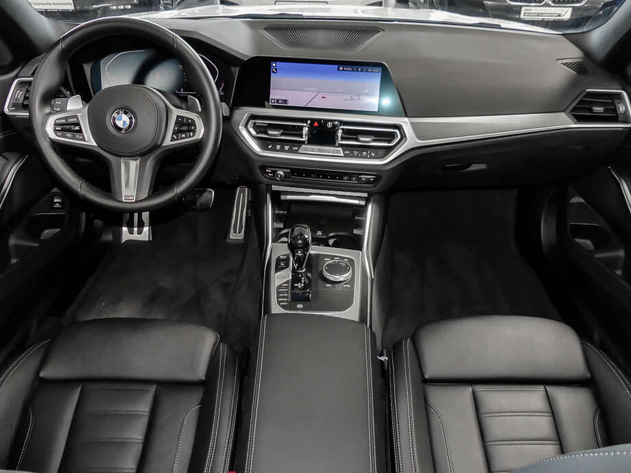 BMW 320d (Bild 6/15)