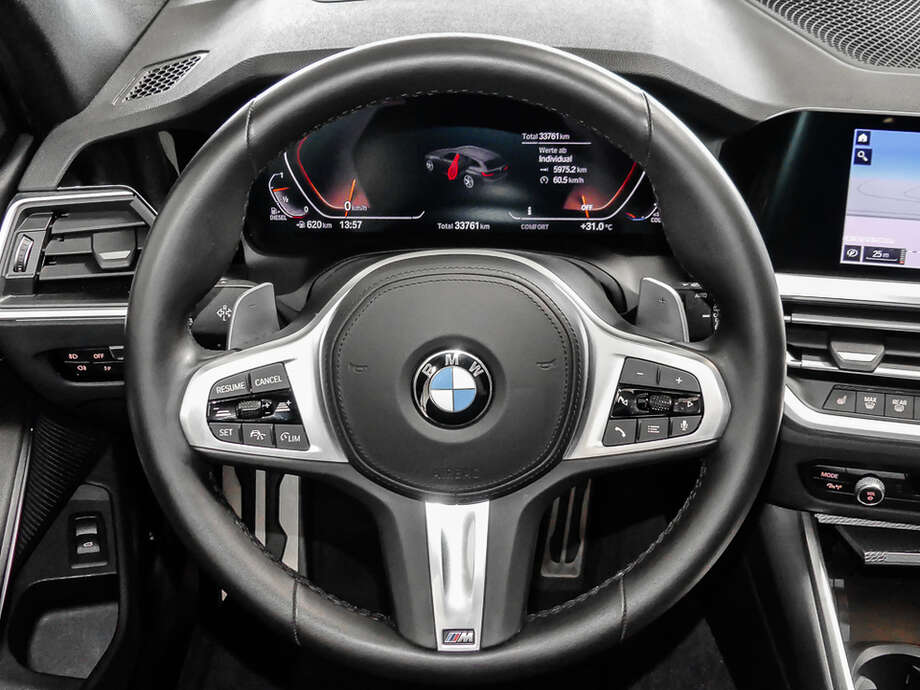 BMW 320d (Bild 7/15)