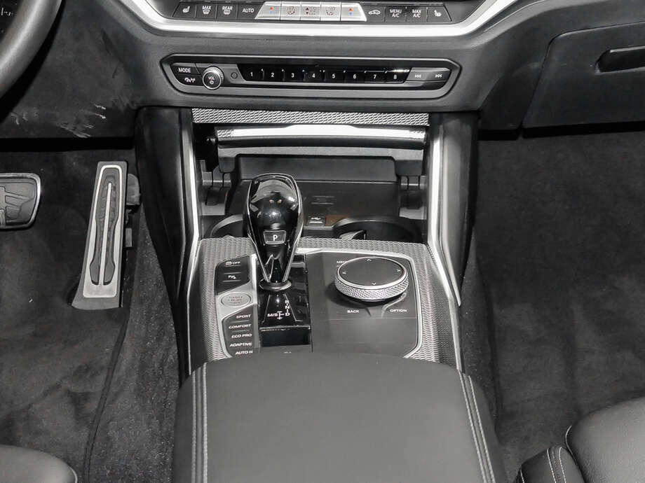 BMW 320d (Bild 9/15)