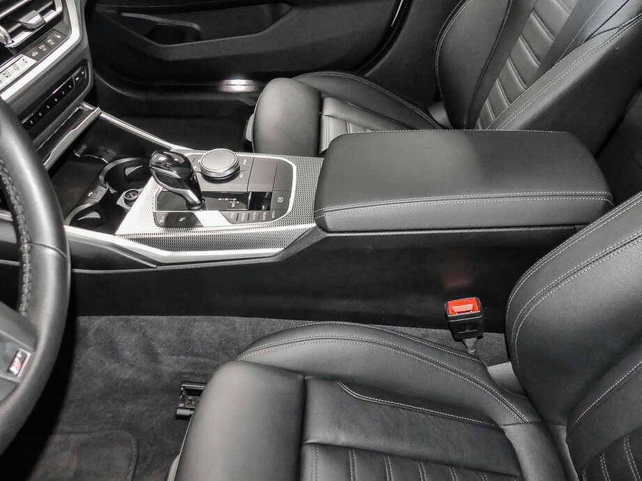 BMW 320d (Bild 11/15)