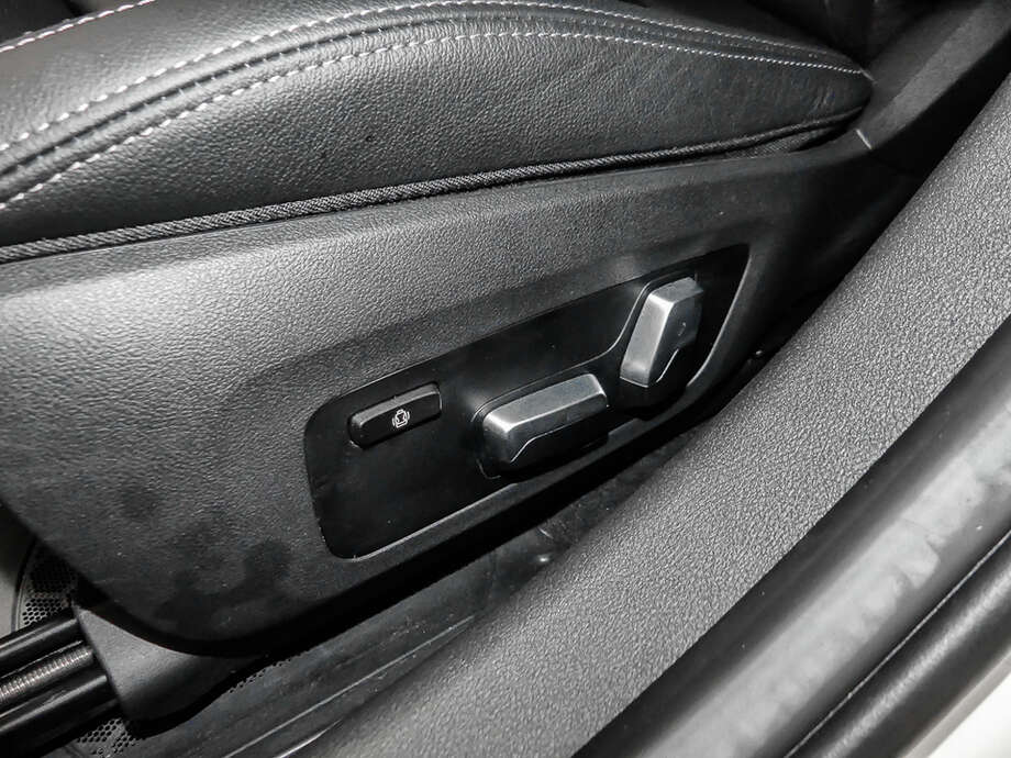 BMW 320d (Bild 12/15)