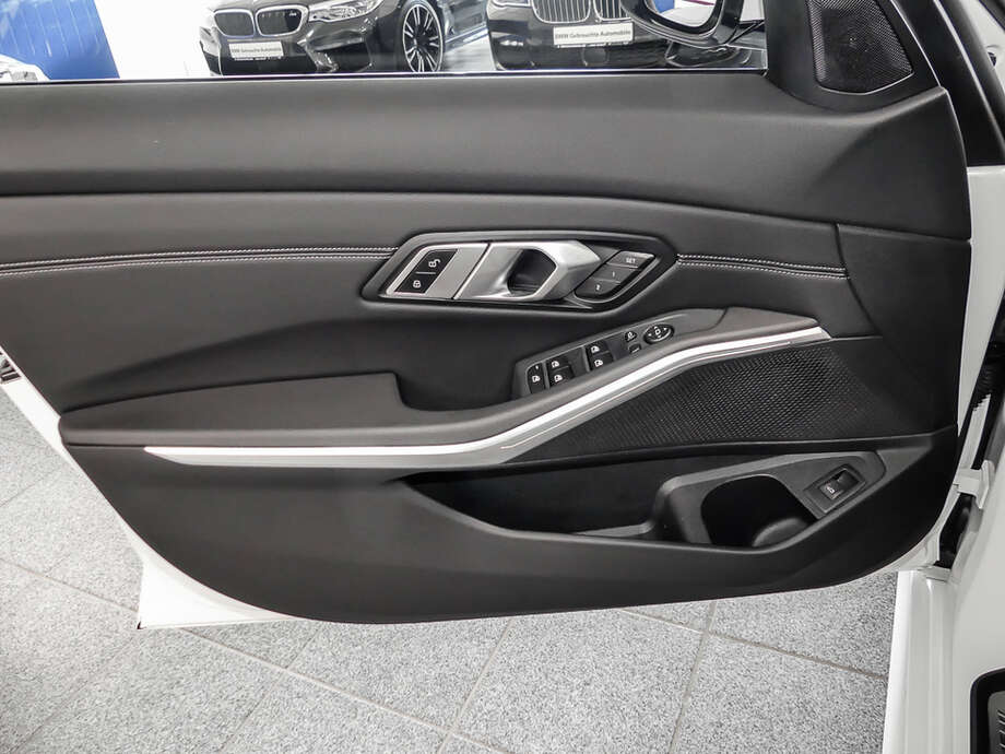 BMW 320d (Bild 13/15)