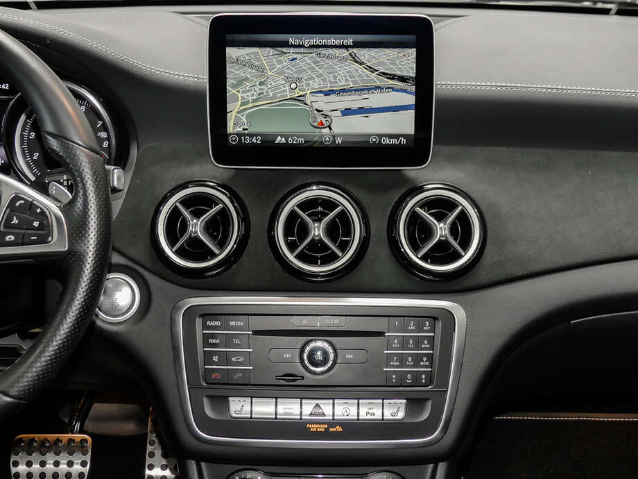 Mercedes-Benz CLA 200 Shooting Brake (Bild 12/15)