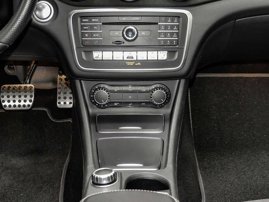 Mercedes-Benz CLA 200 Shooting Brake (Bild 13/15)