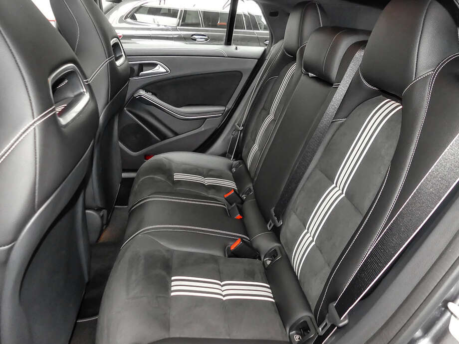 Mercedes-Benz CLA 200 Shooting Brake (Bild 14/15)