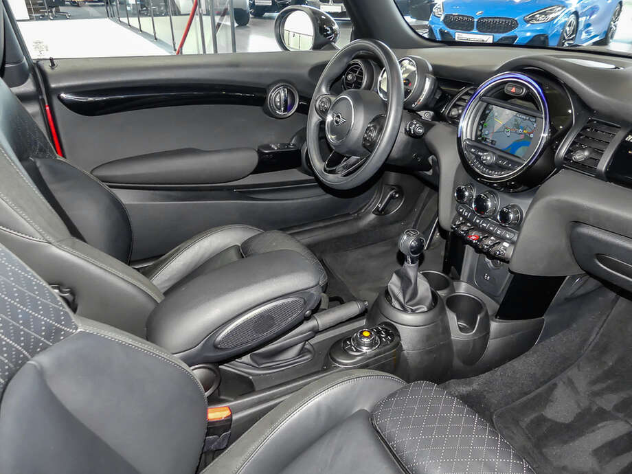 MINI Cooper (Bild 7/15)