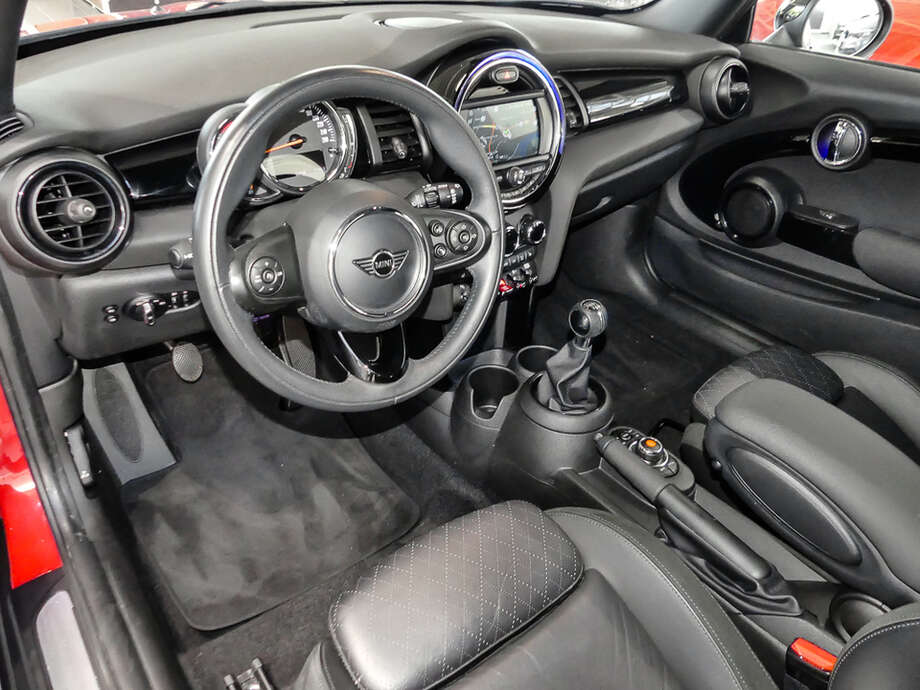 MINI Cooper (Bild 8/15)