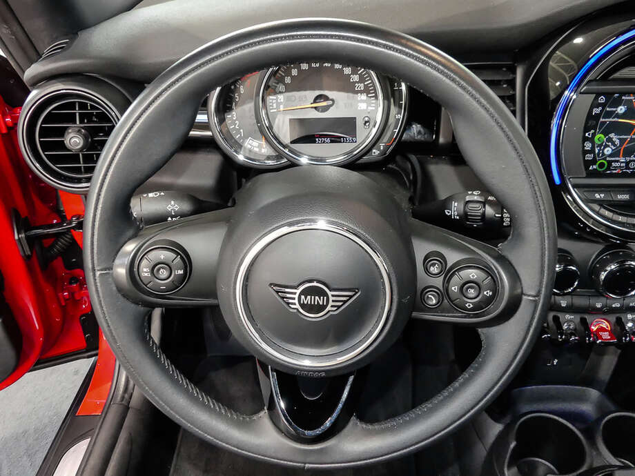 MINI Cooper (Bild 9/15)