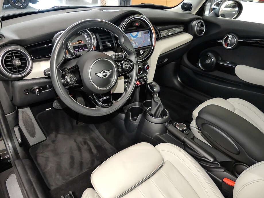 MINI Cooper (Bild 8/15)
