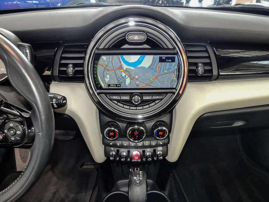 MINI Cooper (Bild 10/15)