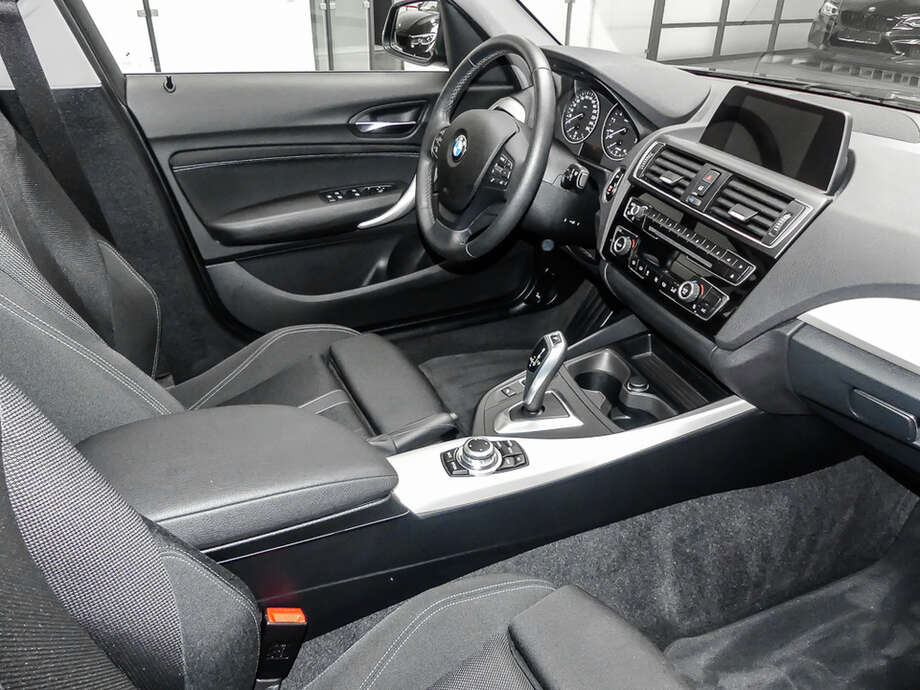 BMW 120i (Bild 8/15)