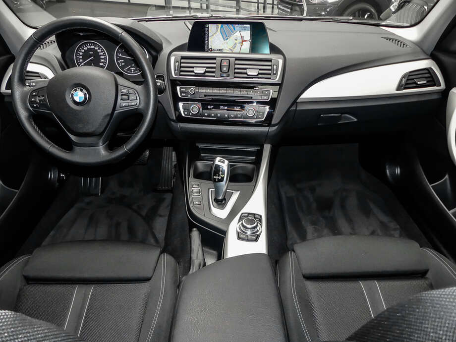 BMW 120i (Bild 10/15)