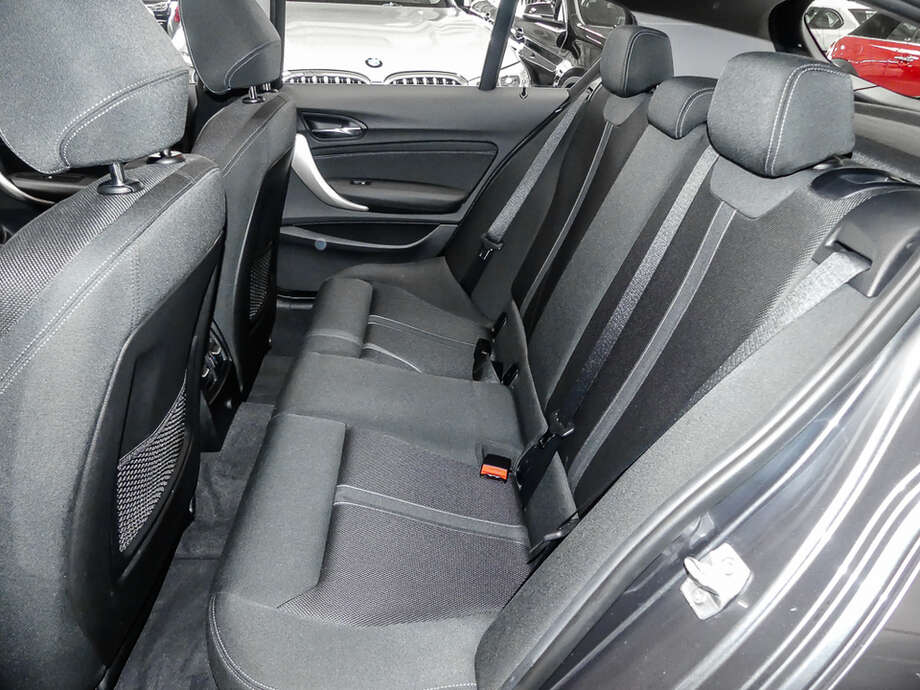 BMW 120i (Bild 14/15)