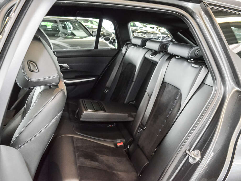 BMW 320i (Bild 18/18)
