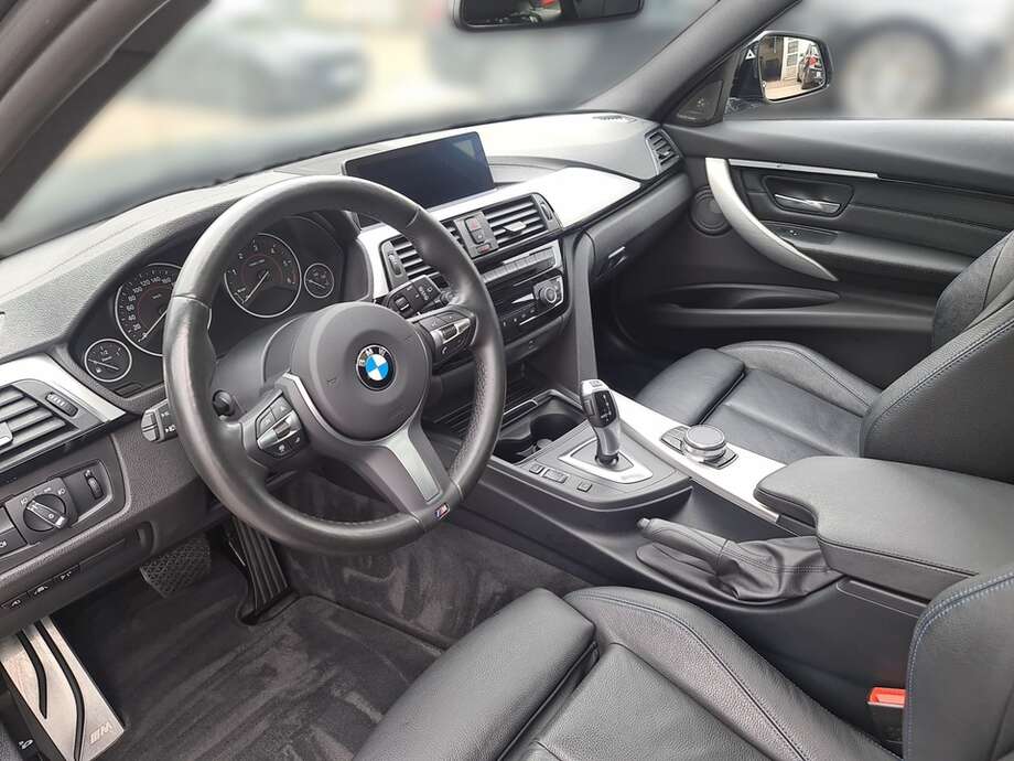 BMW 320d (Bild 10/24)