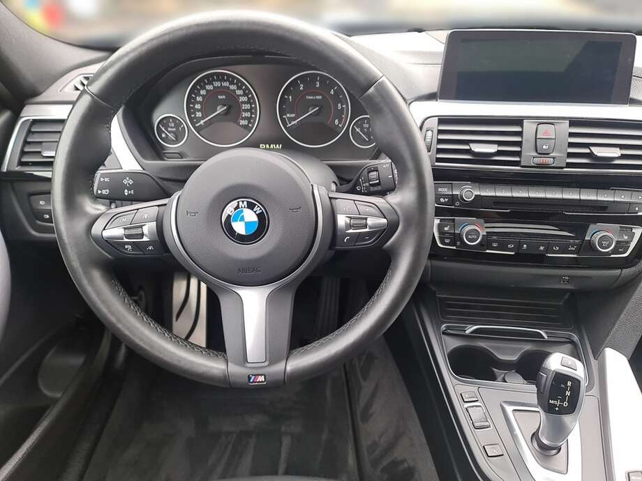 BMW 320d (Bild 13/24)