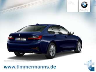 BMW 320d (Bild 2/18)