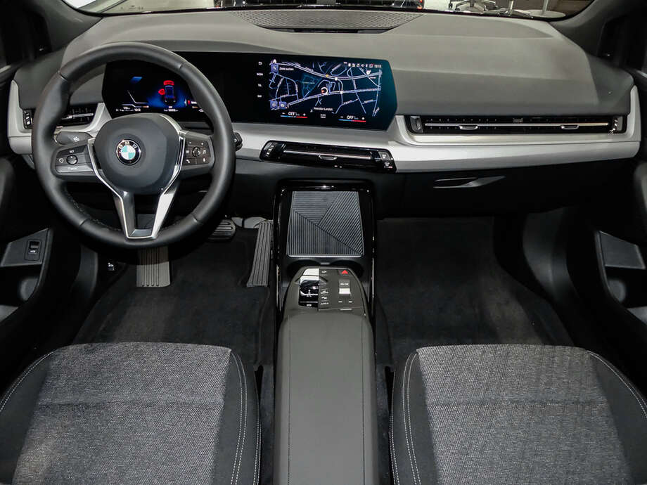 BMW 218 Active Tourer (Bild 6/15)