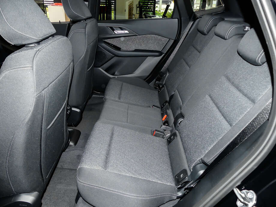 BMW 218 Active Tourer (Bild 14/15)
